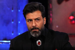 بازیگر خوشتیپ شب‌های مافیا با لباس راحتی | تیپ متفاوت مجید واشقانی سوژه شد +عکس