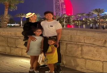 شیطنت زشت دختران شاهرخ استخری در آپارتمان لاکچری بالای شهر | تیپ جدید دختران شاهرخ استخری همه را انشگت به دهان گذاشت + عکس