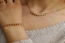 خرید گردنبند کارتیر با تخفیف ویژه در نوا استایل