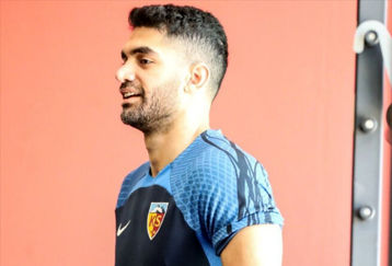 تصویری از ساعت خاص علی کریمی چشم ها را خیره کرد | ساعت میلیاردی علی کریمی هم قیمت تیگو ۸ پرو صفر!