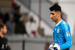 عصبانیت شدید بیرانوند از دست توپ‌جمع‌کن‌ | داد و فریاد های عجیب علیرضا بیرانوند + فیلم