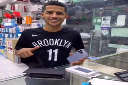 سلفی مهدی قائدی و همسرش 