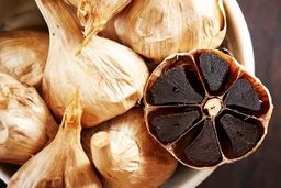 سیر سیاه چیست؟ | ۹ ایده برای آشپزی با سیر سیاه | از خواص و کاربرد تا طرز تهیه در منزل