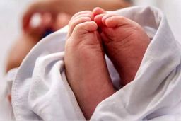 تصویر جالب از تولد نوزاد ۵ کیلویی در قم + عکس