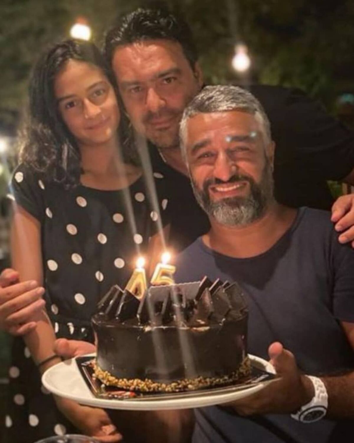 تیپ عجیب غریب پژمان جمشیدی کنار دو بازیگر زن همه را شوکه کرد!؟/پژمان جمشیدی با لباس مسخره در اکران یک فیلم +عکس جنجالی