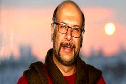 نوازندگی جنجالی بازیگر معروف ایرانی در متروهای پاریس+عکس دیدنی 