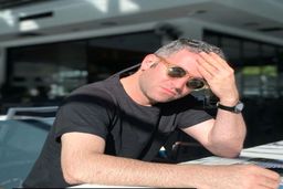 عکس مشکوک هوتن شکیبا و خانم ناشناس| هوتن شکیبا هم ازدواج کرد +عکس جنجالی