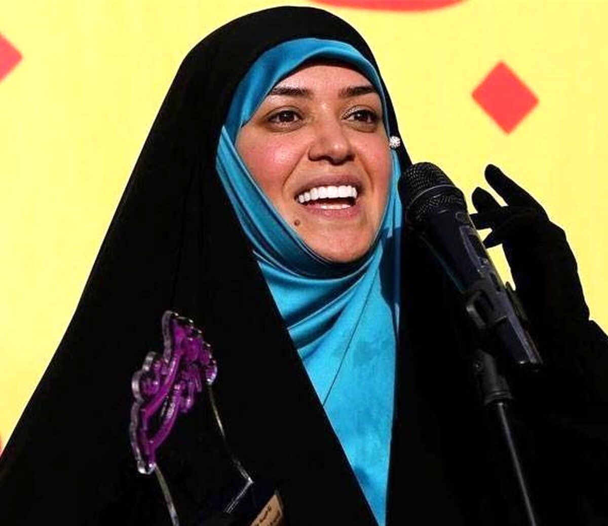 عکس منتشر شده از حلقه ازدواج میلیادری الهام چرخنده | شوهر سوم الهام چرخنده برایش کولاک کرد +عکس جنجالی