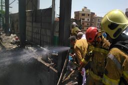تصاویری از آتش‌سوزی وحشتناک در شمال‌غرب تهران | نجات چندین نفر از آتش و دود یک ساختمان