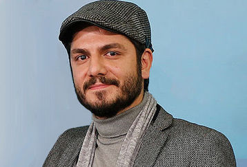 بازیگر جوان سینما پدر شد | عکس احساسی عباس غزالی و خانواده اش در بیمارستان +عکس 