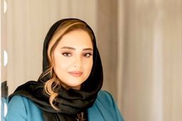 مسافرت دو نفره شوهر نرگس محمدی و مادرش به کیش بی خبر از خانم بازیگر | این عکس علی اوجی در هواپیما دل نرگس محمدی سوزاند + عکس