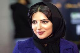 نوروزگردی هلیا امامی در پاریس | استایل جذاب هلیا امامی در کنار برج ایفل