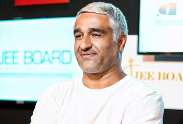 عکس پرایوت پژمان جمشیدی با دو خانم فاش شد | پژمان جمشیدی هم بعد محمدرضا گلزار رکورد مخ زنی زد! + عکس